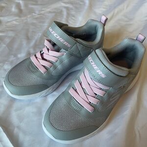 Girl, sketchers size 13-never worn